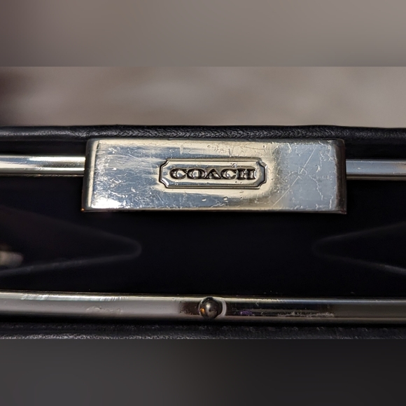 EUC Coach vintage black leather, top frame push lock closure, contrast white - Picture 4 of 12